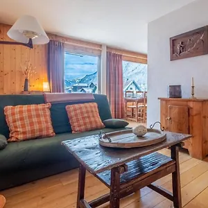  Apartment With Balcony And Mountain View